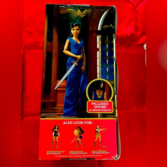 NWOT Mattel Wonder Woman Diana Prince - Picture 1 of 4